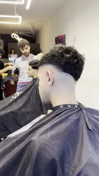 Miniatura video galería barbería Att' Barber Style 13
